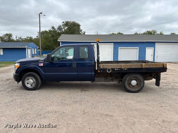 image for item FK3734 2012 Ford F250 XL Ext cab flatbed pickup truck