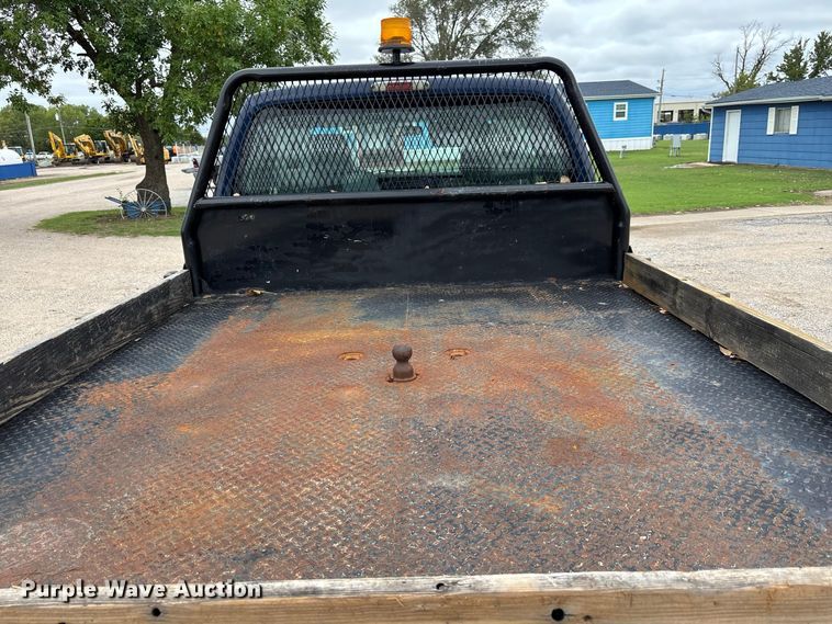 image for item FK3734 2012 Ford F250 XL Ext cab flatbed pickup truck