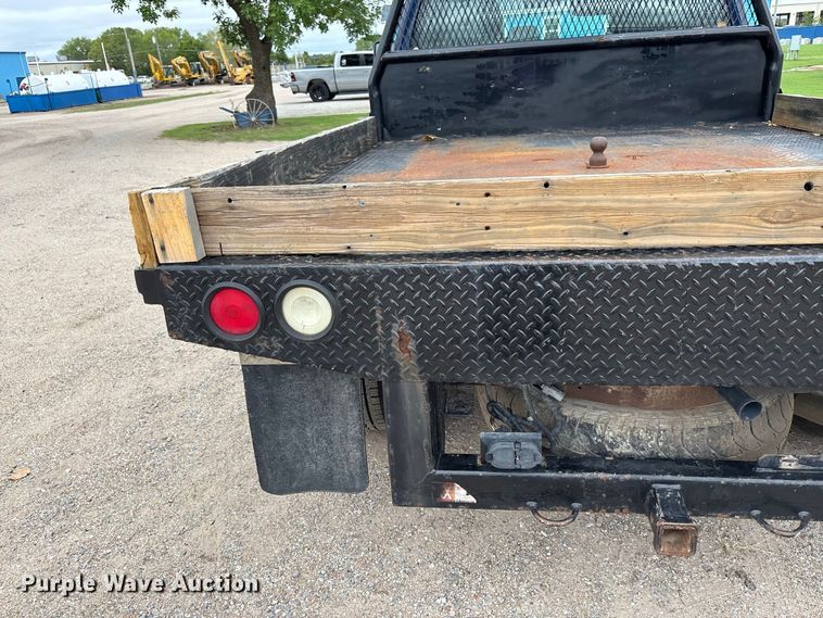 image for item FK3734 2012 Ford F250 XL Ext cab flatbed pickup truck