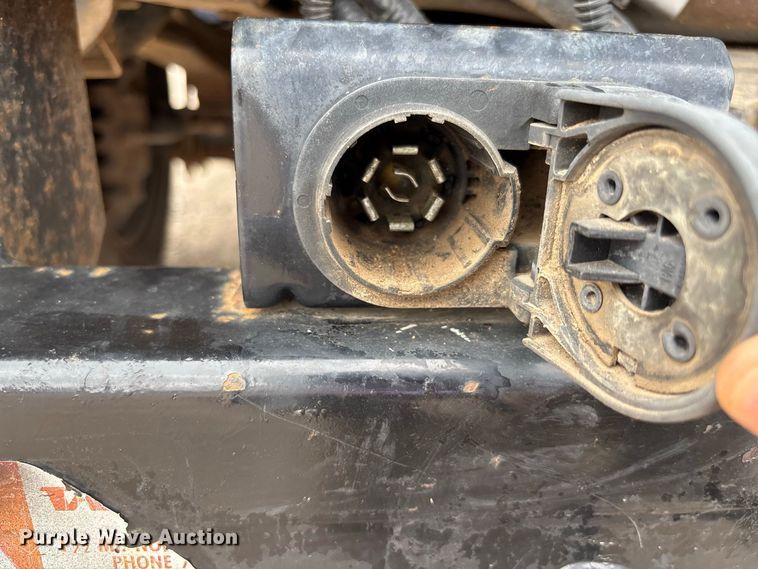 image for item FK3734 2012 Ford F250 XL Ext cab flatbed pickup truck