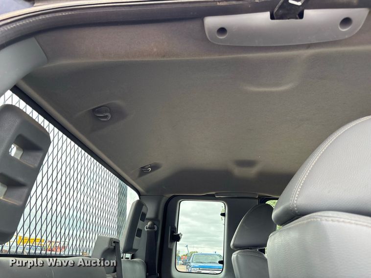 image for item FK3734 2012 Ford F250 XL Ext cab flatbed pickup truck