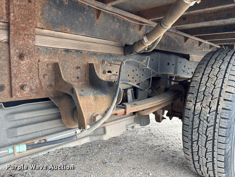 image for item FK3734 2012 Ford F250 XL Ext cab flatbed pickup truck