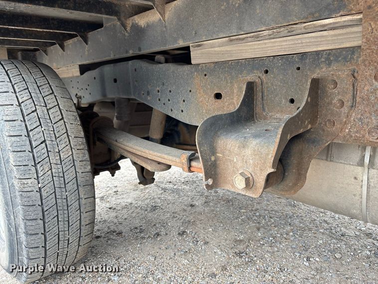 image for item FK3734 2012 Ford F250 XL Ext cab flatbed pickup truck