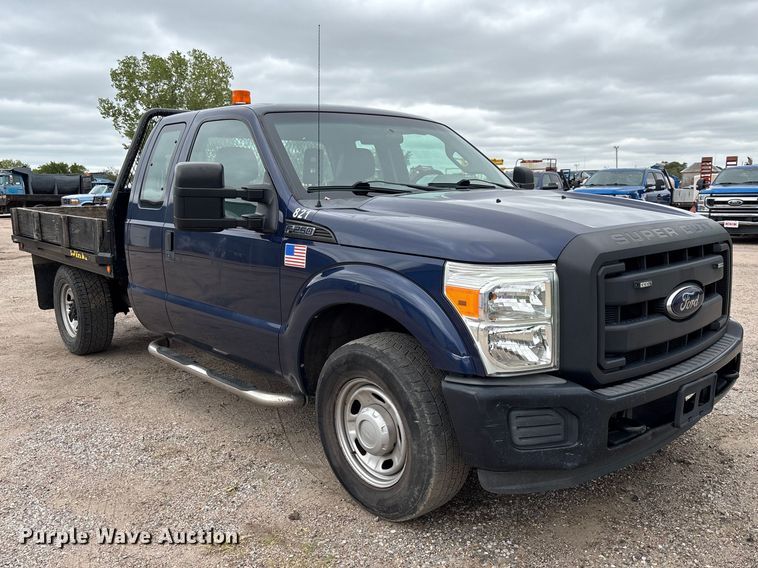 image for item FK3735 2012 Ford F250 XL Ext cab flatbed pickup truck