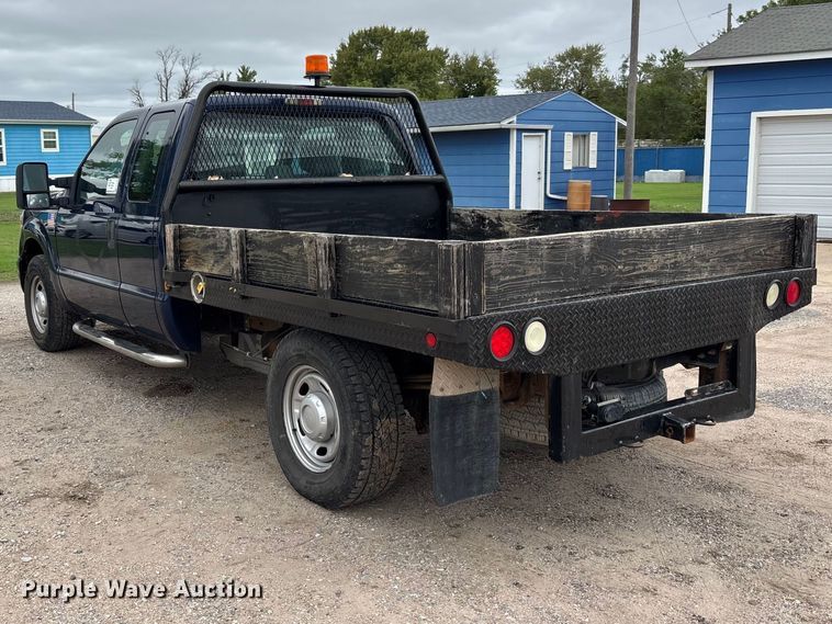 image for item FK3735 2012 Ford F250 XL Ext cab flatbed pickup truck