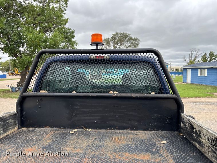 image for item FK3735 2012 Ford F250 XL Ext cab flatbed pickup truck