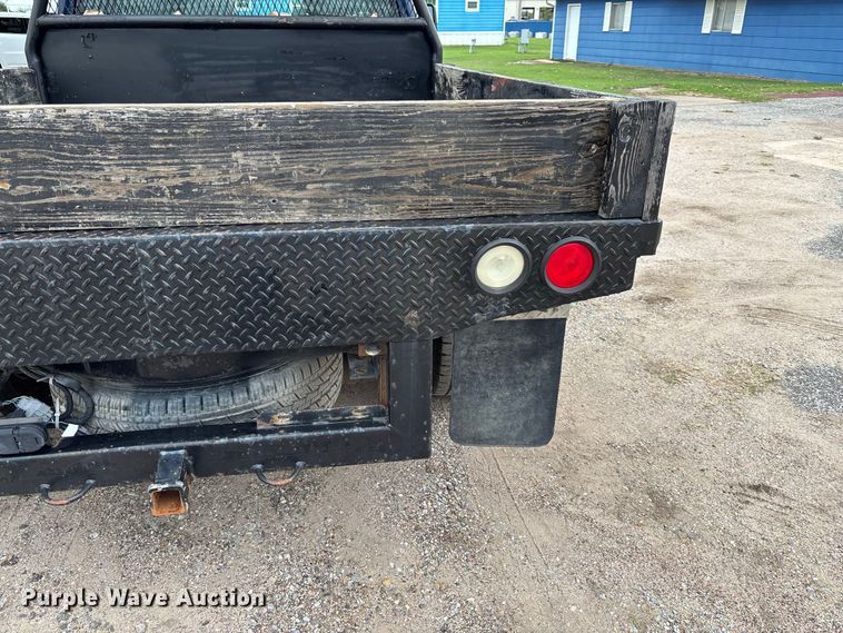 image for item FK3735 2012 Ford F250 XL Ext cab flatbed pickup truck