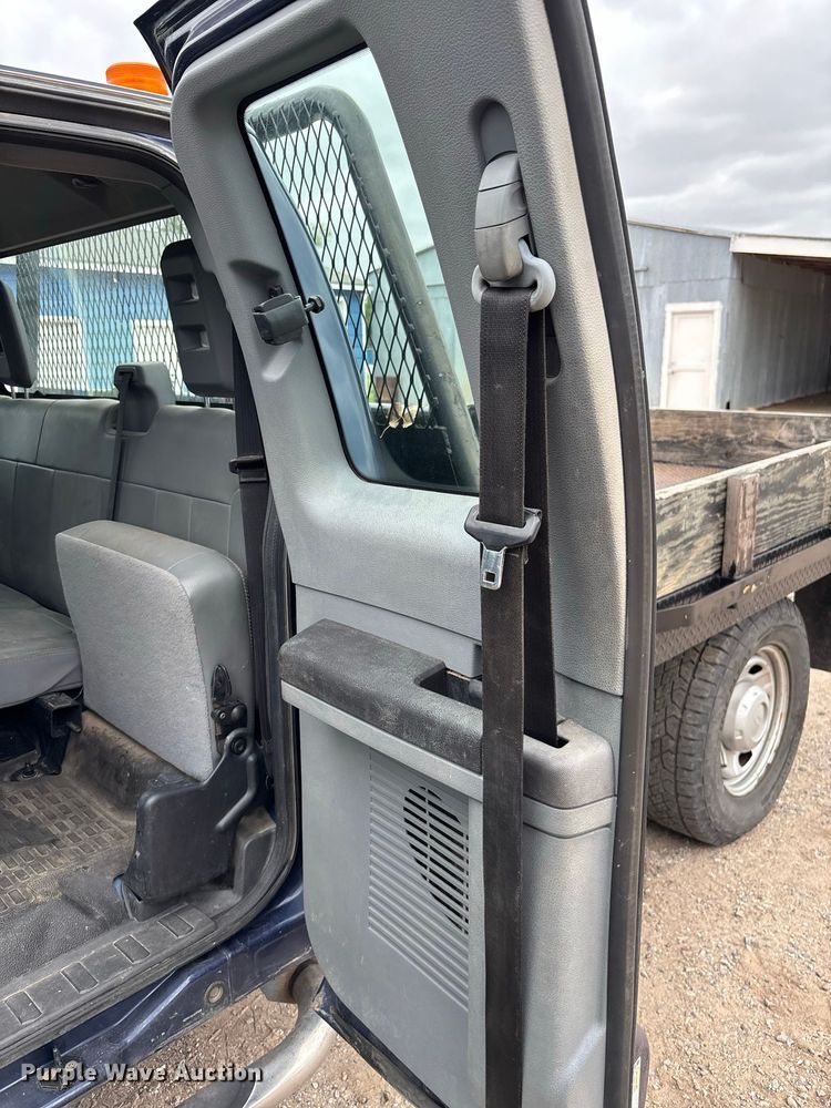 image for item FK3735 2012 Ford F250 XL Ext cab flatbed pickup truck