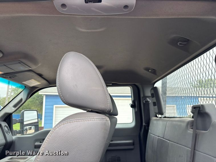 image for item FK3735 2012 Ford F250 XL Ext cab flatbed pickup truck