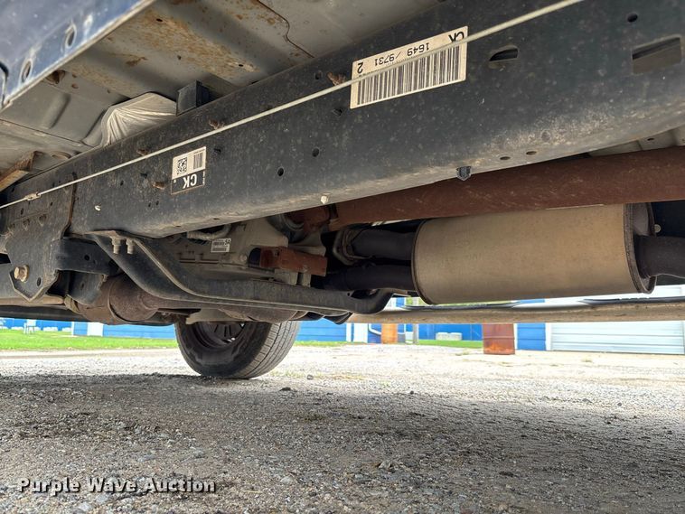 image for item FK3735 2012 Ford F250 XL Ext cab flatbed pickup truck