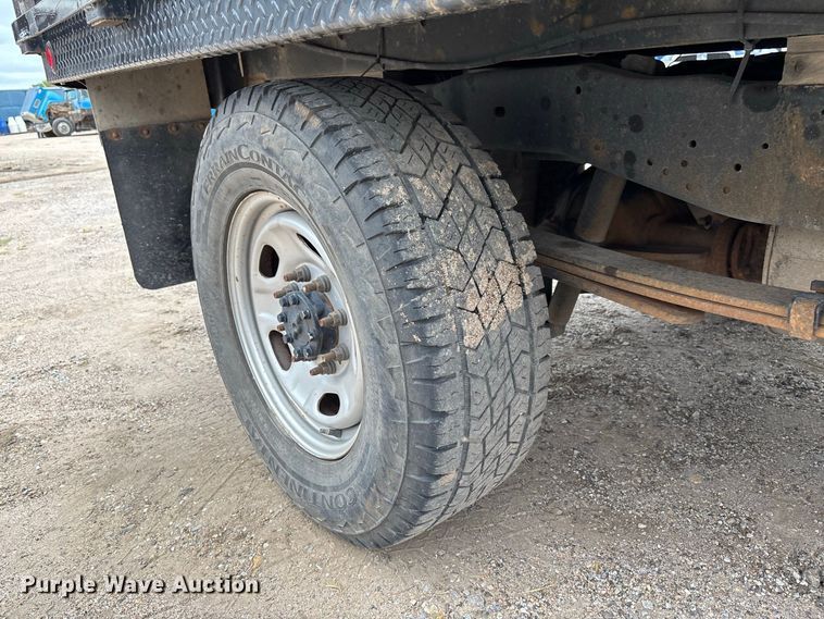 image for item FK3735 2012 Ford F250 XL Ext cab flatbed pickup truck