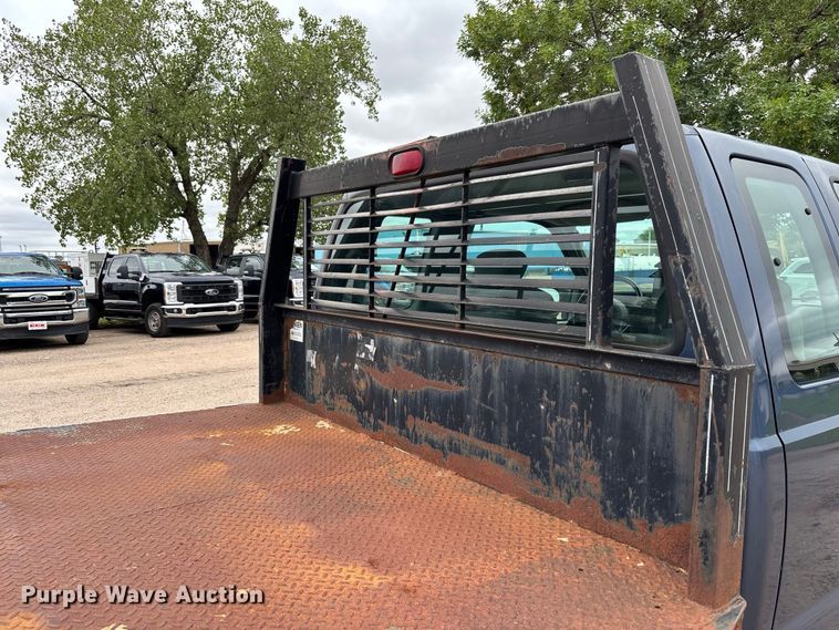 image for item FK3736 2004 Ford F250 XLT Ext cab flatbed pickup truck