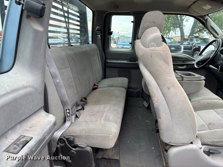 image for item FK3736 2004 Ford F250 XLT Ext cab flatbed pickup truck
