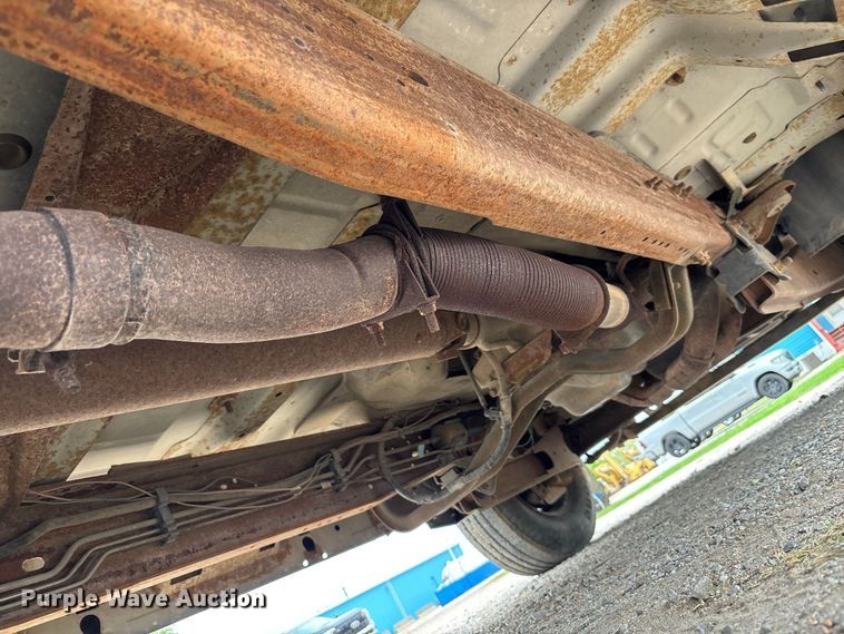 image for item FK3736 2004 Ford F250 XLT Ext cab flatbed pickup truck