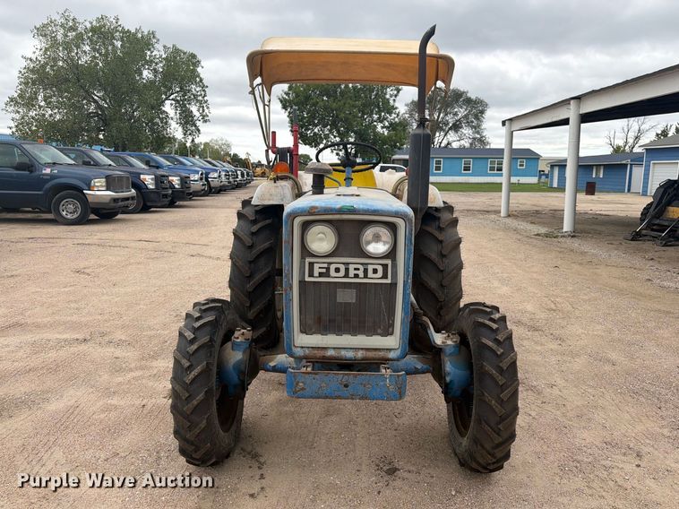 image for item FK3739 1982 Ford F-1700 tractor