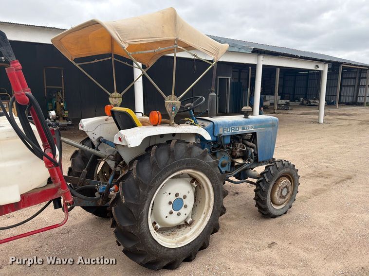 image for item FK3739 1982 Ford F-1700 tractor