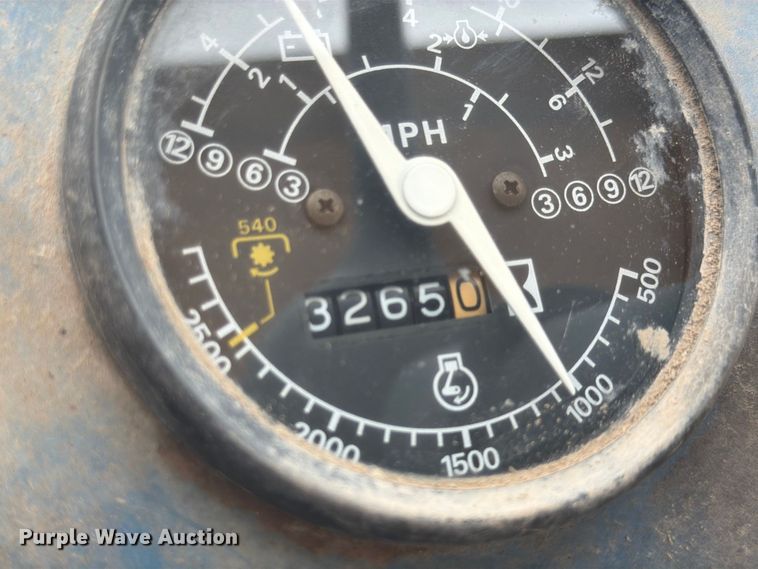 image for item FK3739 1982 Ford F-1700 tractor