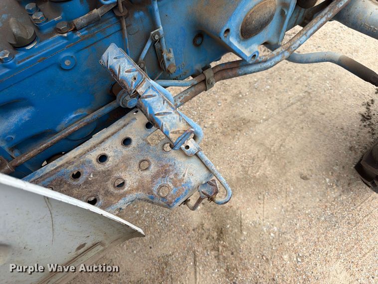 image for item FK3739 1982 Ford F-1700 tractor