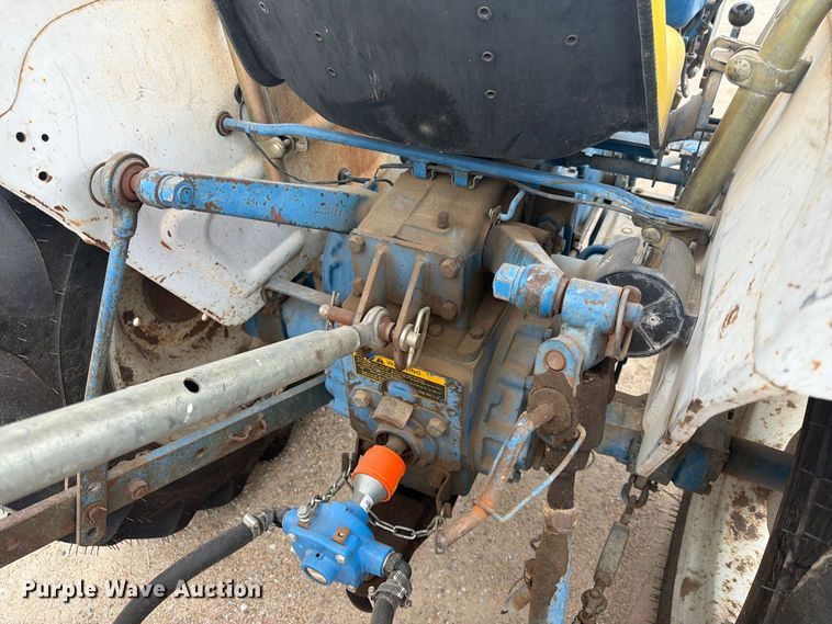 image for item FK3739 1982 Ford F-1700 tractor