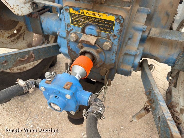 image for item FK3739 1982 Ford F-1700 tractor