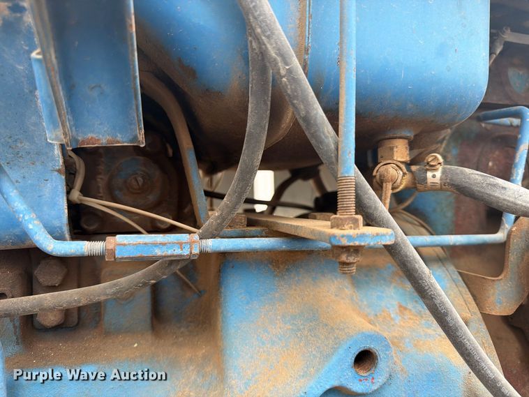 image for item FK3739 1982 Ford F-1700 tractor