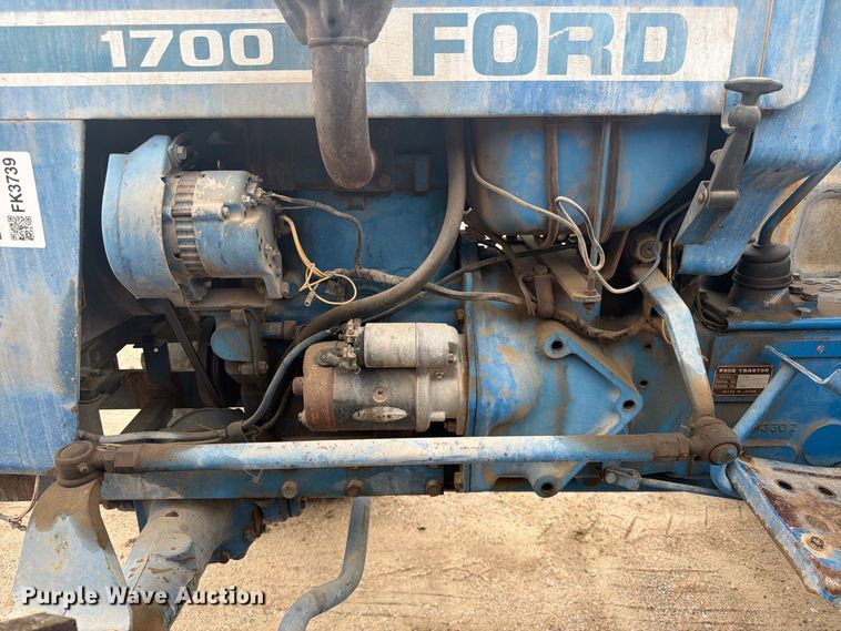 image for item FK3739 1982 Ford F-1700 tractor