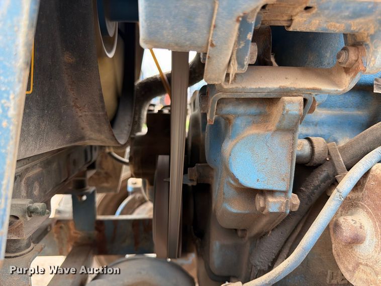 image for item FK3739 1982 Ford F-1700 tractor