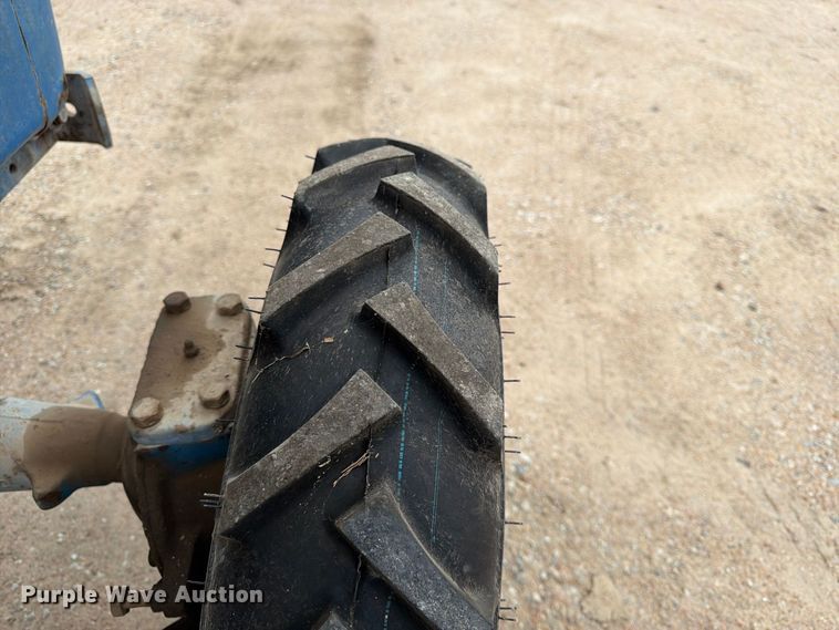 image for item FK3739 1982 Ford F-1700 tractor
