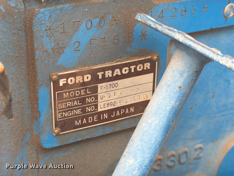 image for item FK3739 1982 Ford F-1700 tractor