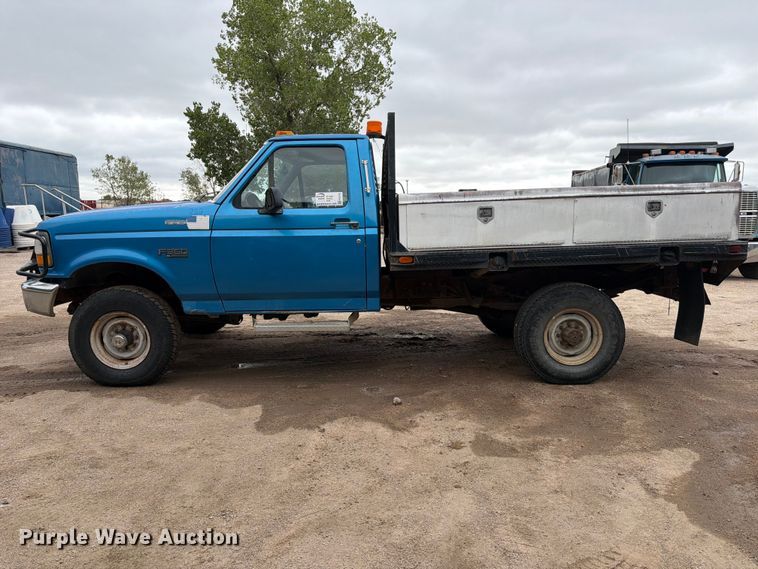 image for item FK3742 1995 Ford F350 flatbed pickup truck