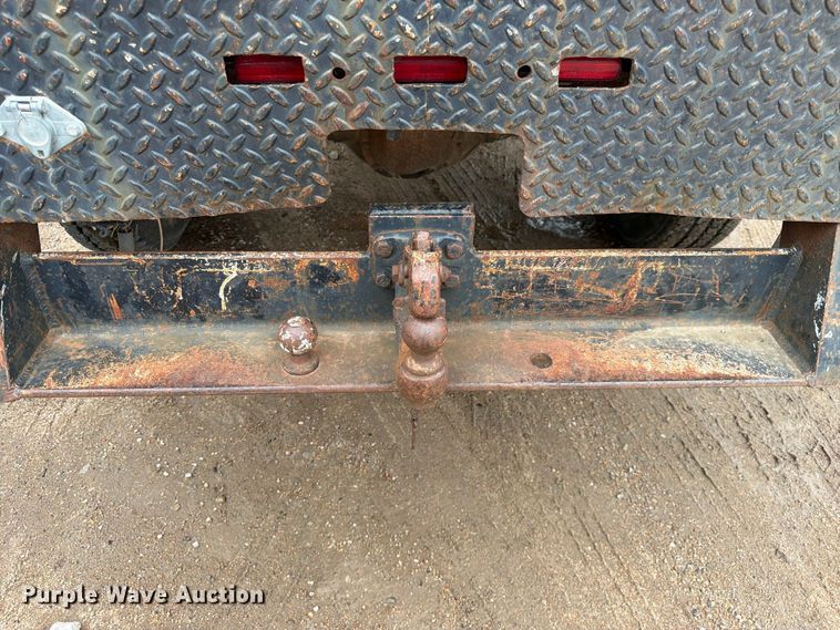 image for item FK3742 1995 Ford F350 flatbed pickup truck