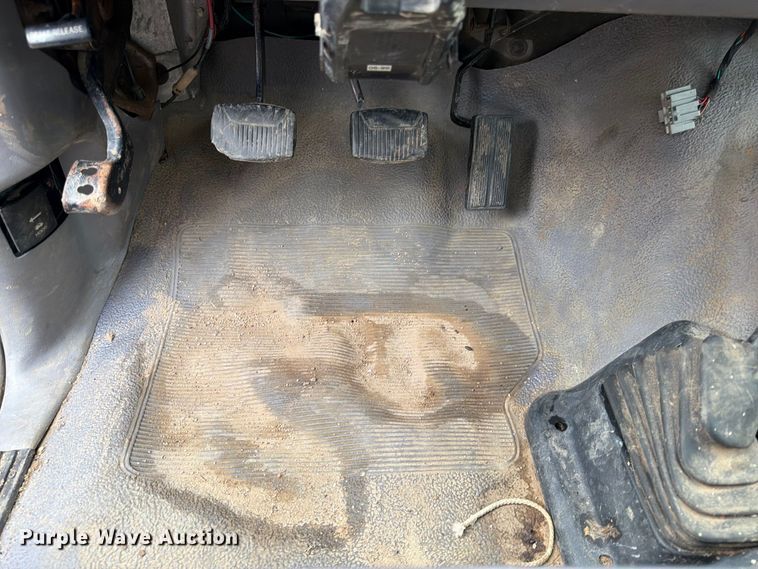 image for item FK3742 1995 Ford F350 flatbed pickup truck