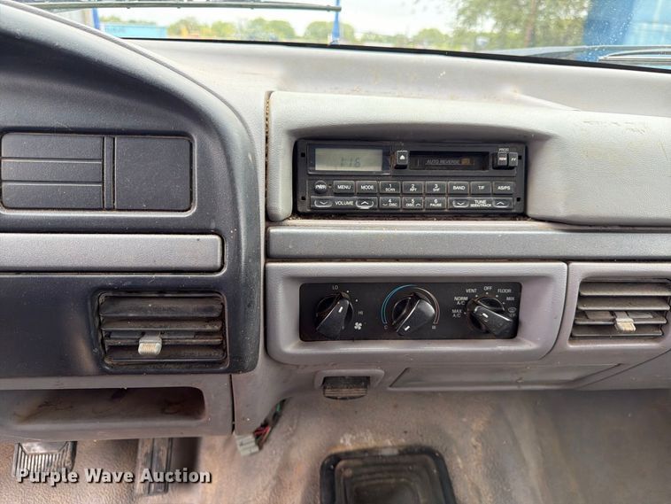 image for item FK3742 1995 Ford F350 flatbed pickup truck
