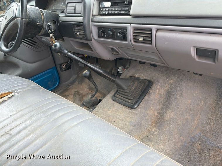 image for item FK3742 1995 Ford F350 flatbed pickup truck