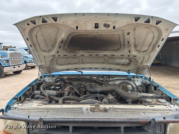 image for item FK3742 1995 Ford F350 flatbed pickup truck