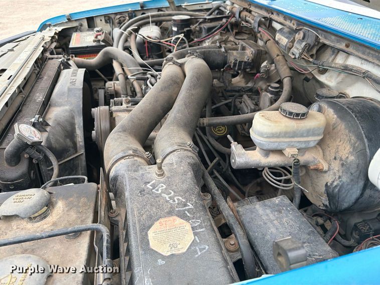 image for item FK3742 1995 Ford F350 flatbed pickup truck