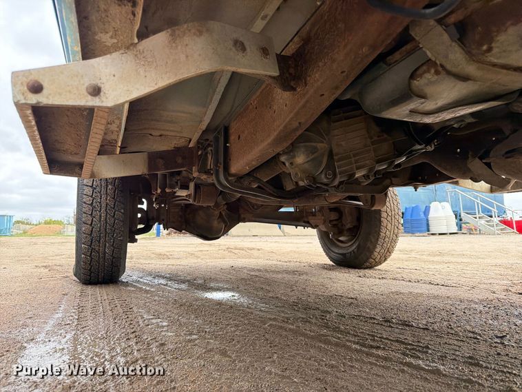 image for item FK3742 1995 Ford F350 flatbed pickup truck