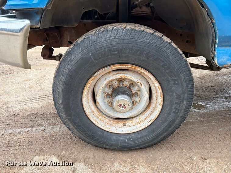 image for item FK3742 1995 Ford F350 flatbed pickup truck