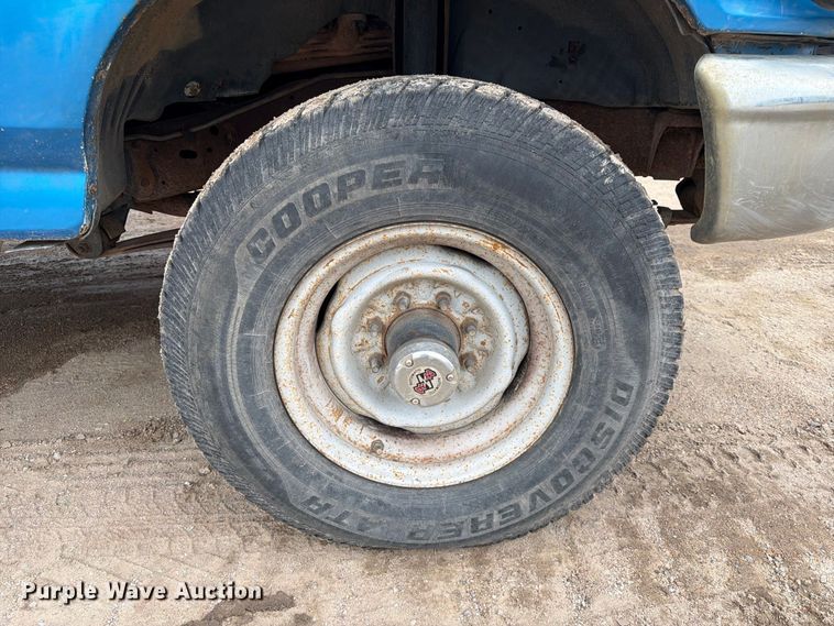 image for item FK3742 1995 Ford F350 flatbed pickup truck