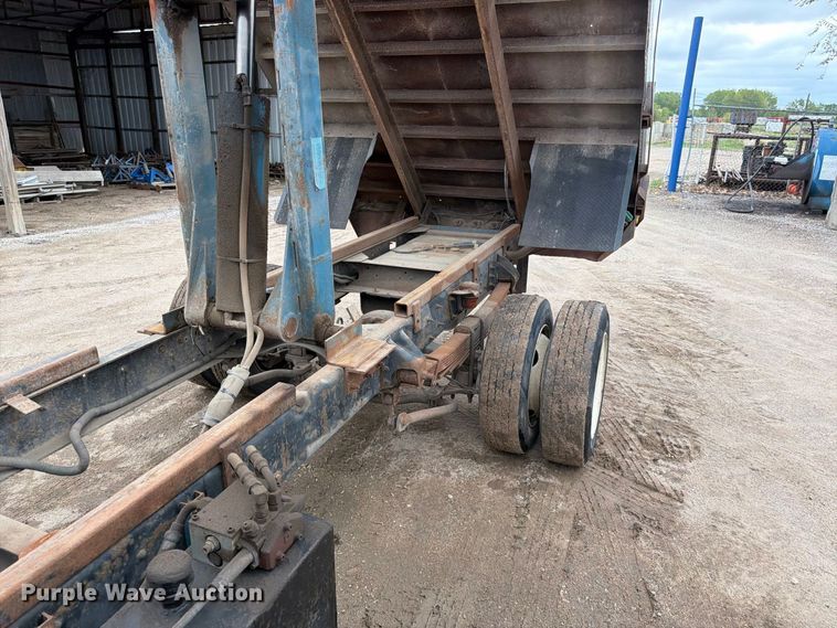 image for item FK3746 2005 GMC C4500 dump flatbed truck