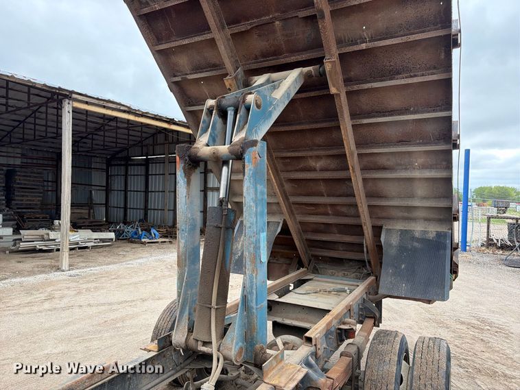 image for item FK3746 2005 GMC C4500 dump flatbed truck