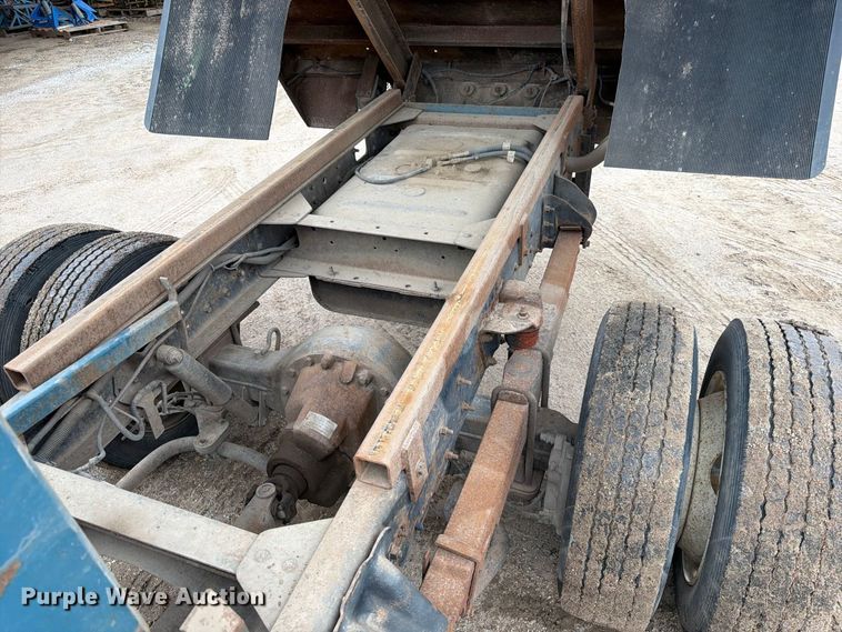 image for item FK3746 2005 GMC C4500 dump flatbed truck