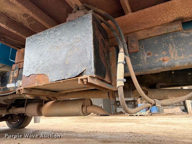 image for item FK3746 2005 GMC C4500 dump flatbed truck