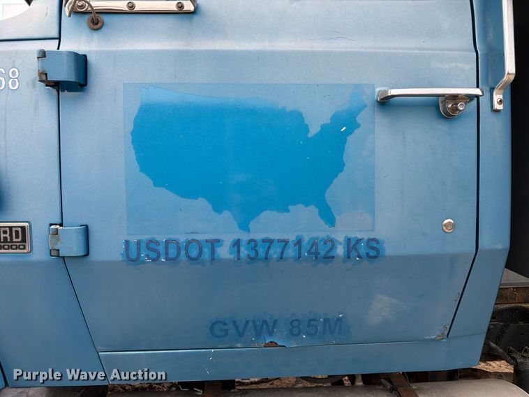 image for item FK3747 1986 Ford LTL 9000 dump truck