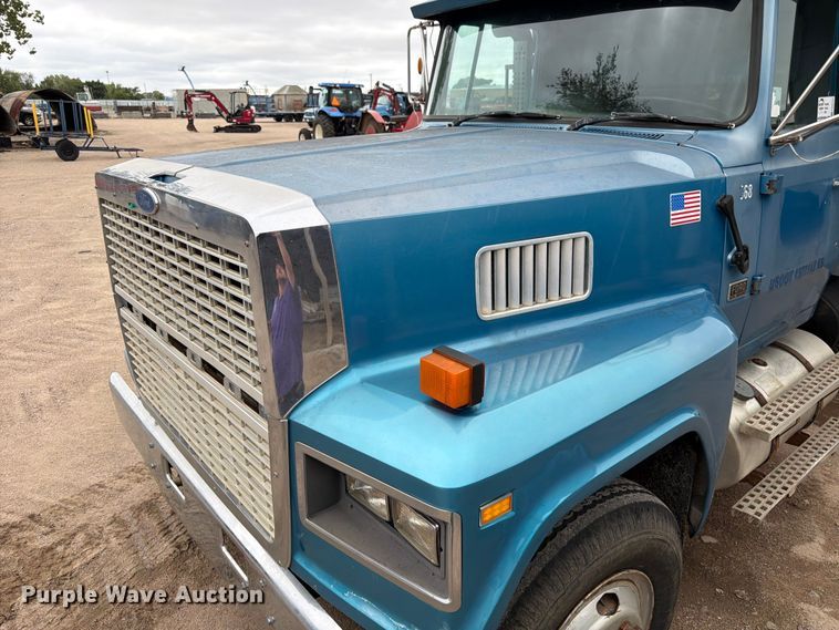 image for item FK3747 1986 Ford LTL 9000 dump truck