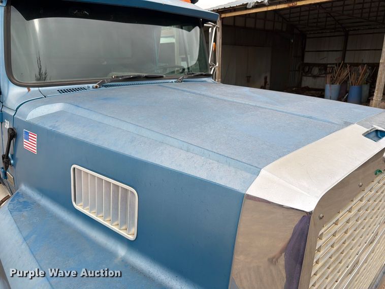 image for item FK3747 1986 Ford LTL 9000 dump truck