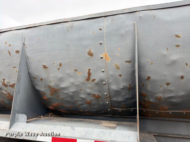 image for item FK3747 1986 Ford LTL 9000 dump truck