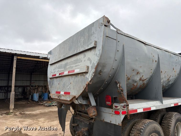 image for item FK3747 1986 Ford LTL 9000 dump truck