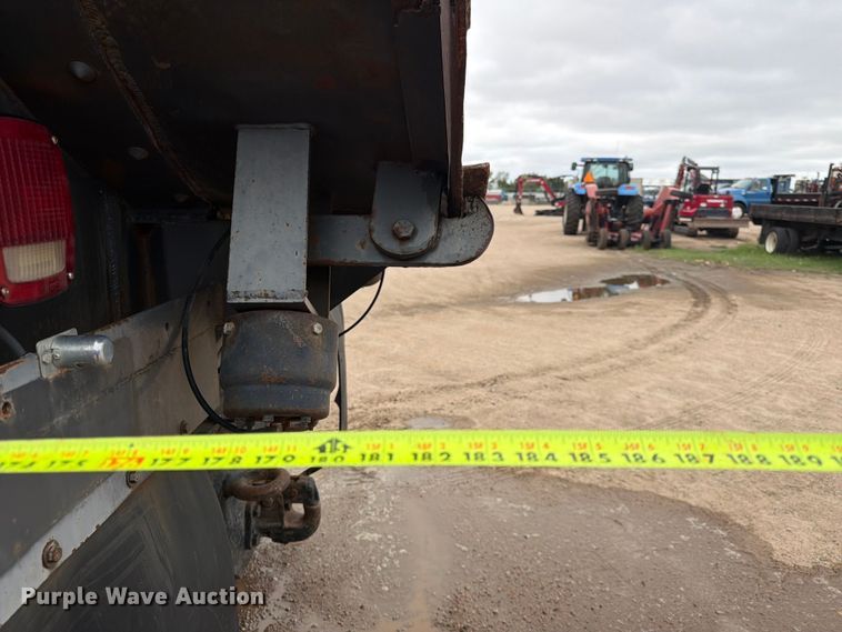 image for item FK3747 1986 Ford LTL 9000 dump truck