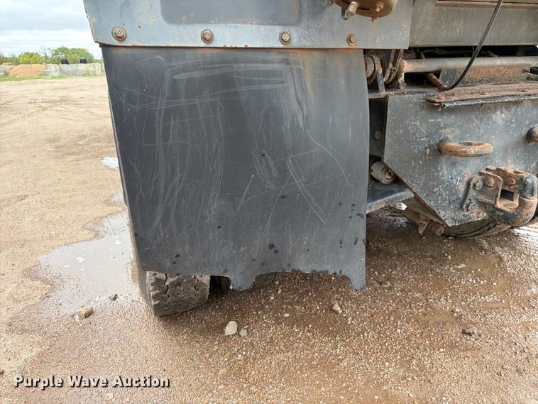 image for item FK3747 1986 Ford LTL 9000 dump truck